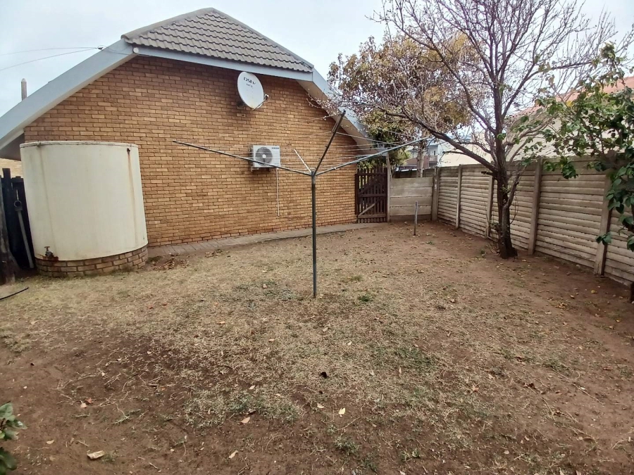 4 Bedroom Property for Sale in Hartenbos Central Western Cape